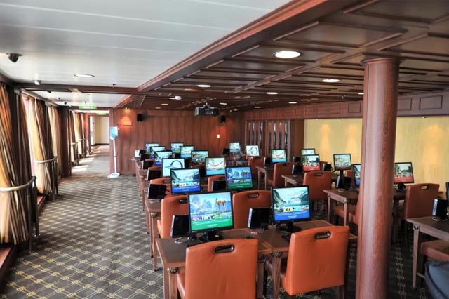 Компьютерный центр Oceania at Sea
